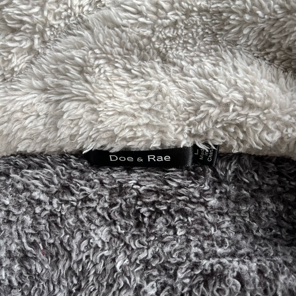 Multicolored Sherpa - Picture 3 of 3